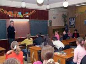 Talking to an English language class - Voronezh 2007