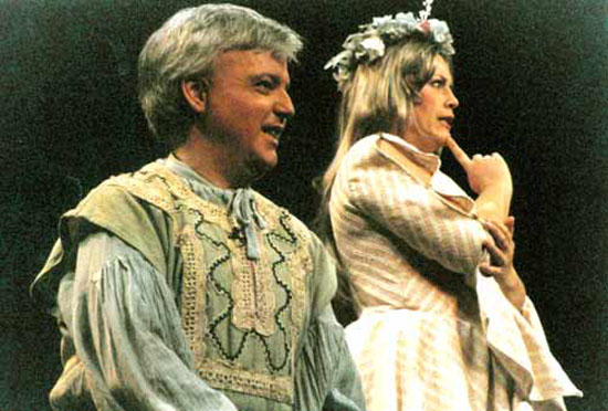 Derek Drennan and Lisa Scott - 'Camelot' (Lyric Players 2002)