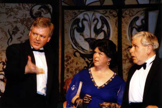 Derek Drennan, Sally Steele and Tom Howkins in '42nd St.' (STC 1999)