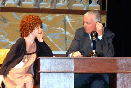 Evie Oddy and Derek Drennan in 'Annie' (STC 2009)