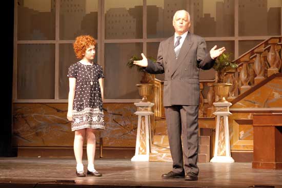 Sara Southey and Derek Drennan in 'Annie' (STC 2009)