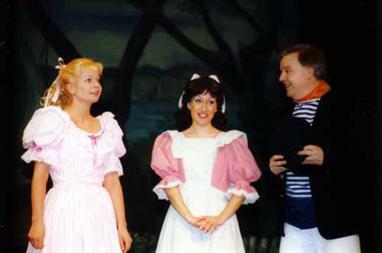 Cathie Poole, Natalie Stevens and Derek Drennan in 'Carousel' STC (2002)